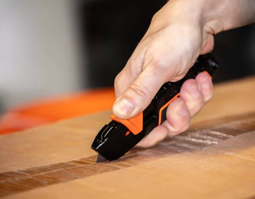 Neo Tools Trapézpengés kés, biztonsági, rugós pengevisszahúzóval, alu házas