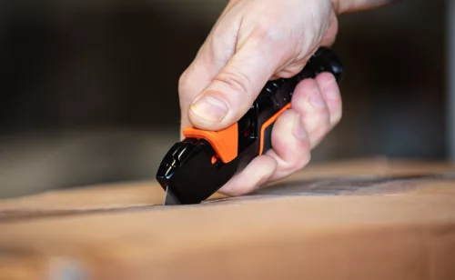 Neo Tools Trapézpengés kés, biztonsági, rugós pengevisszahúzóval, alu házas