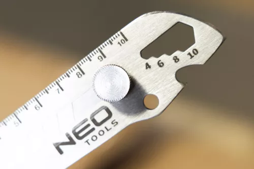 Neo Tools Multifunkciós kés 18mm-es törhető penge, 6az1-ben