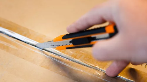 Neo Tools Törhető pengés kés készlet, 2db 9mm-es és 1db 18mm-es kés, 10db 18mm-es és 10db 9mm-es pótpenge