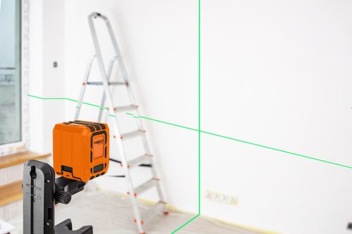 Neo Tools Lézeres szintező, önbeálló keresztvonallézer, piros, 30m, mágneses tartókonzol, 1/4"-os menet, 2db AA elem