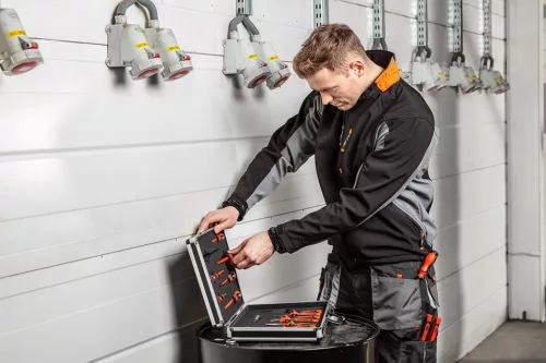 Neo Tools Softshell munkavédelmi kabát, víz- és szélálló, S/48 vízálló (5000mm), szellőztető szelepek (3000mpv), S