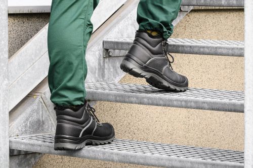 Neo Tools Munkavédelmi bakancs, hőszigetelt, bőr felsőrész, acélbetét, csúszásmentes talp, S3 SRC, 40