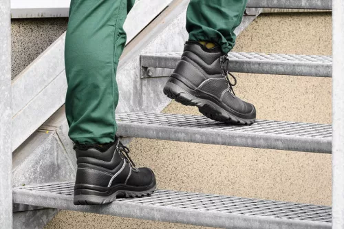 Neo Tools Munkavédelmi bakancs, hőszigetelt, bőr felsőrész, acélbetét, csúszásmentes talp, S3 SRC, 47