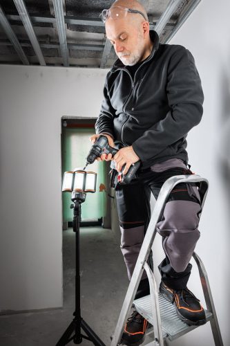 Neo Tools Munkavédelmi cipő, S1 SR, fekete-narancs, NEO AIR, acélbetéttel, légpárnás talp, fényvisszaverő elemekkel, 46