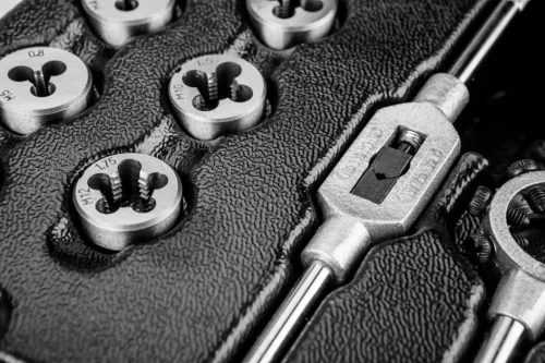 Neo tools Menetkészítő készlet 31db, szerszámkocsiba rakható tálcában