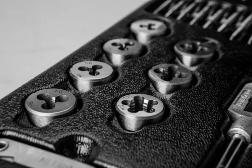 Neo tools Menetkészítő készlet 31db, szerszámkocsiba rakható tálcában