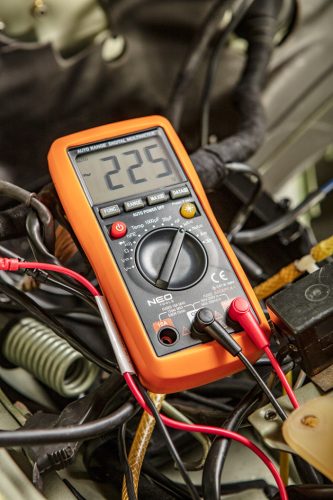 Neo Tools Multiméter Digitális, AC V, DC V, AC A, DC A, Tranziszt., Ellenáll., Hőmér., Dióda, Folyt., Kapac.