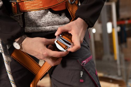 Neo Tools Munkavédelmi testhevederzet rögzítőövvel és lengéscsillapítóval