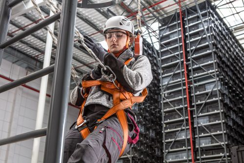 Neo Tools Munkavédelmi testhevederzet rögzítőövvel és lengéscsillapítóval