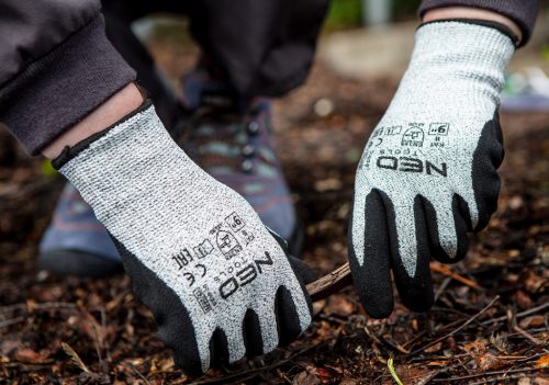 Neo Tools Munkakesztyű vágásbiztos kesztyű nitril bevonattal, 4x43D, 10"