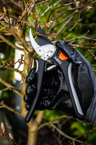 Neo Tools Munkakesztyű nitril bevonatú nylon, 4131x, 10"