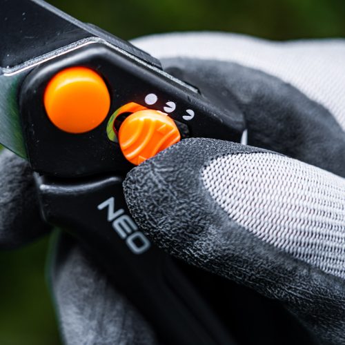 Neo Tools Munkakesztyű latex bevonatú nylon, 3141x,11"