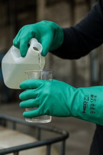 Neo Tools Munkakesztyű, vegyszerálló nitril, hosszú szárral, 10"