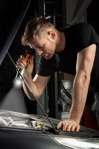 Neo Tools Műhelylámpa, elemes 3xAA, 300 lum COB led, 2az1-ben