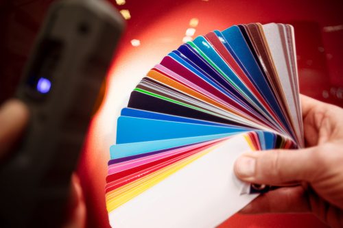 Neo Tools Színvizsgáló lámpa, 2az1-ben, autófényezőknek, töltő és lámpatartó