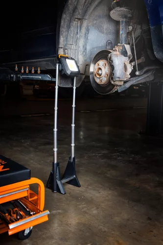 Neo Tools Reflektor, akkus, álló, teleszkópos lábbal, 3000lum